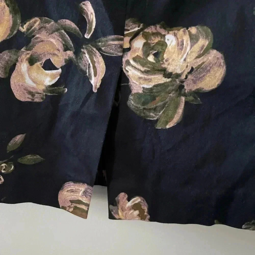 🔥HOST PICK🔥 J Crew Pencil skirt navy and floral - Picture 6 of 7